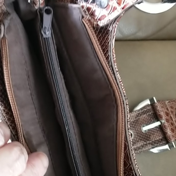 Guess Handbag - Picture 5 of 8